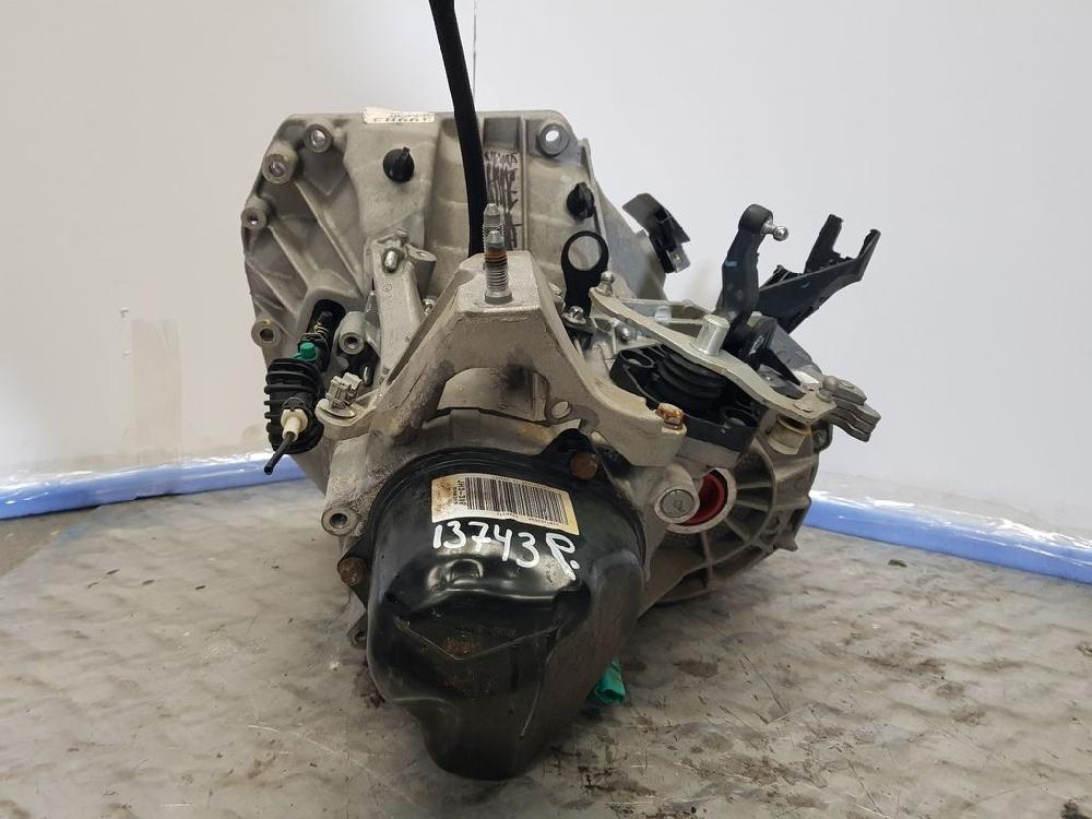 DACIA Sandero 2 generation (2013-2020) Gearbox JH3399,246353 22610945