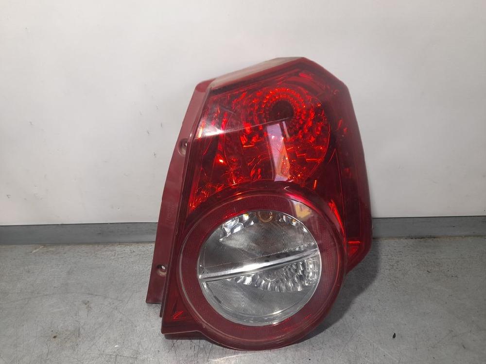 Piloto trasero derecho B12D1 95952067 de Chevrolet Aveo / kalos hatchback (t250, t255) 2006-2012 84 CV