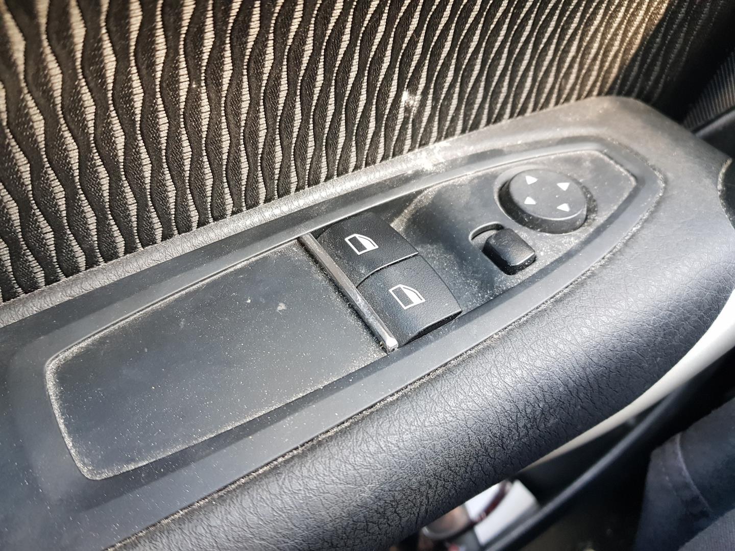 BMW 1 Series F20/F21 (2011-2020) Priekinių kairių durų langų pakėlimo mygtukai 23630757