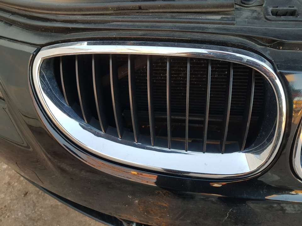 BMW 5 Series E60/E61 (2003-2010) Radiator Grille DERECHA 23241669