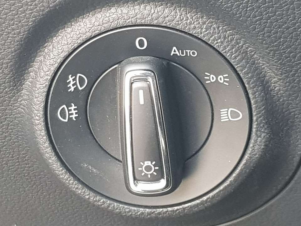 SEAT Arona 1 generation (2017-2024) Headlight Switch Control Unit 24106012