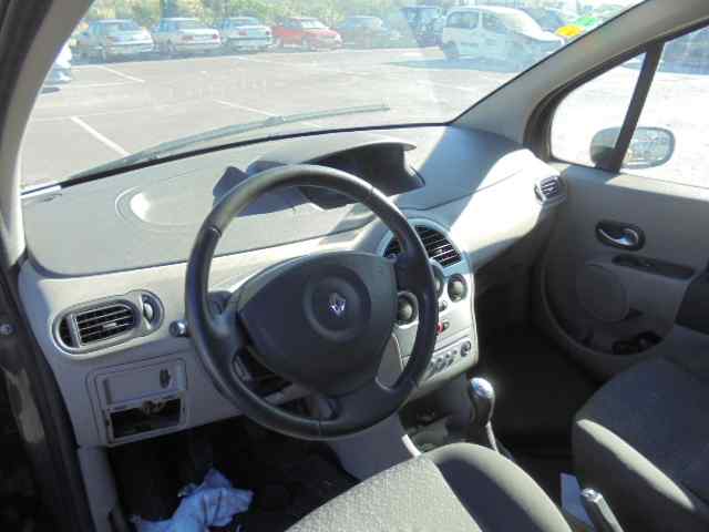 RENAULT Modus 1 generation (2004-2012) Priekinis kairys priešrūkinis žibintas 8200002469,89201772 18565775