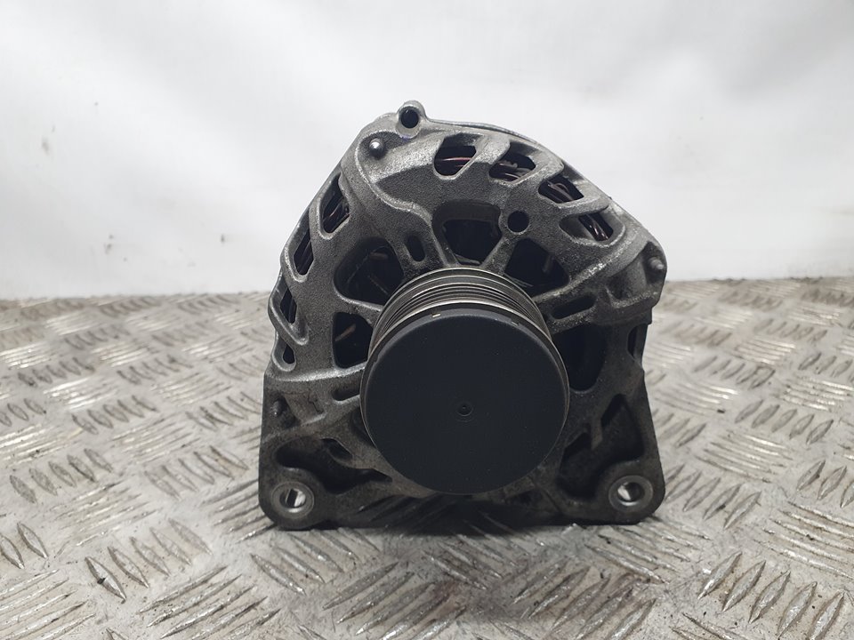 RENAULT Clio 3 generation (2005-2012) Генератор 231008918R, TG12S275 23633265