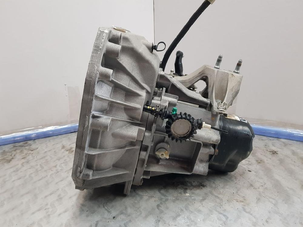 DACIA Sandero 2 generation (2013-2020) Gearbox JH3399,246353 22610945