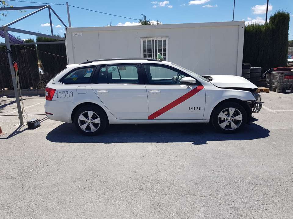 SKODA Octavia 3 generation (2013-2020) Jobb hátsó ajtó ablakemelője 5E0839461,1021C05538103 24598308