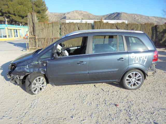 OPEL Zafira B (2005-2010) Aizmugurējās kreisās durvis 13203015 18499185