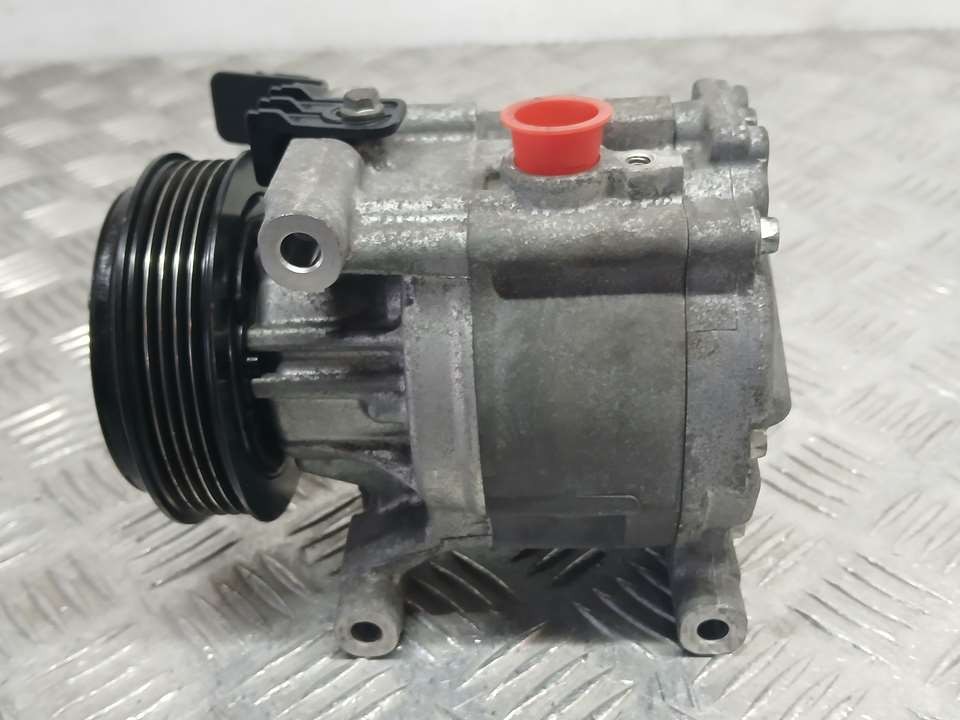 Compressor de ar condicionado 169A4000 51747318 de Ford Ka (ru8) 2008-2017 69 CV - pieza usada