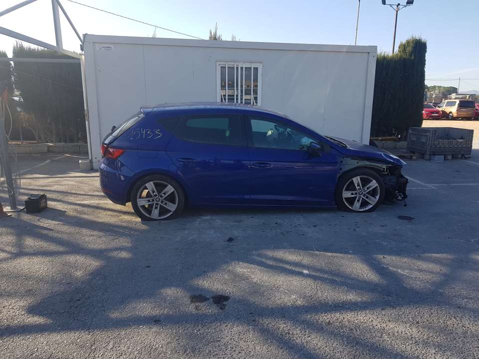 SEAT Leon 3 generation (2012-2020) Другие внутренние детали 5F0947105R 23718096