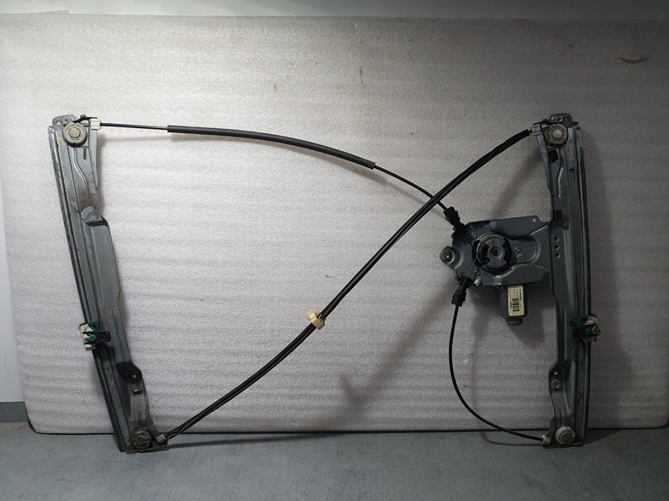 RENAULT Clio 3 generation (2005-2012) Vindusregulator foran høyre dør SINREF 24069134