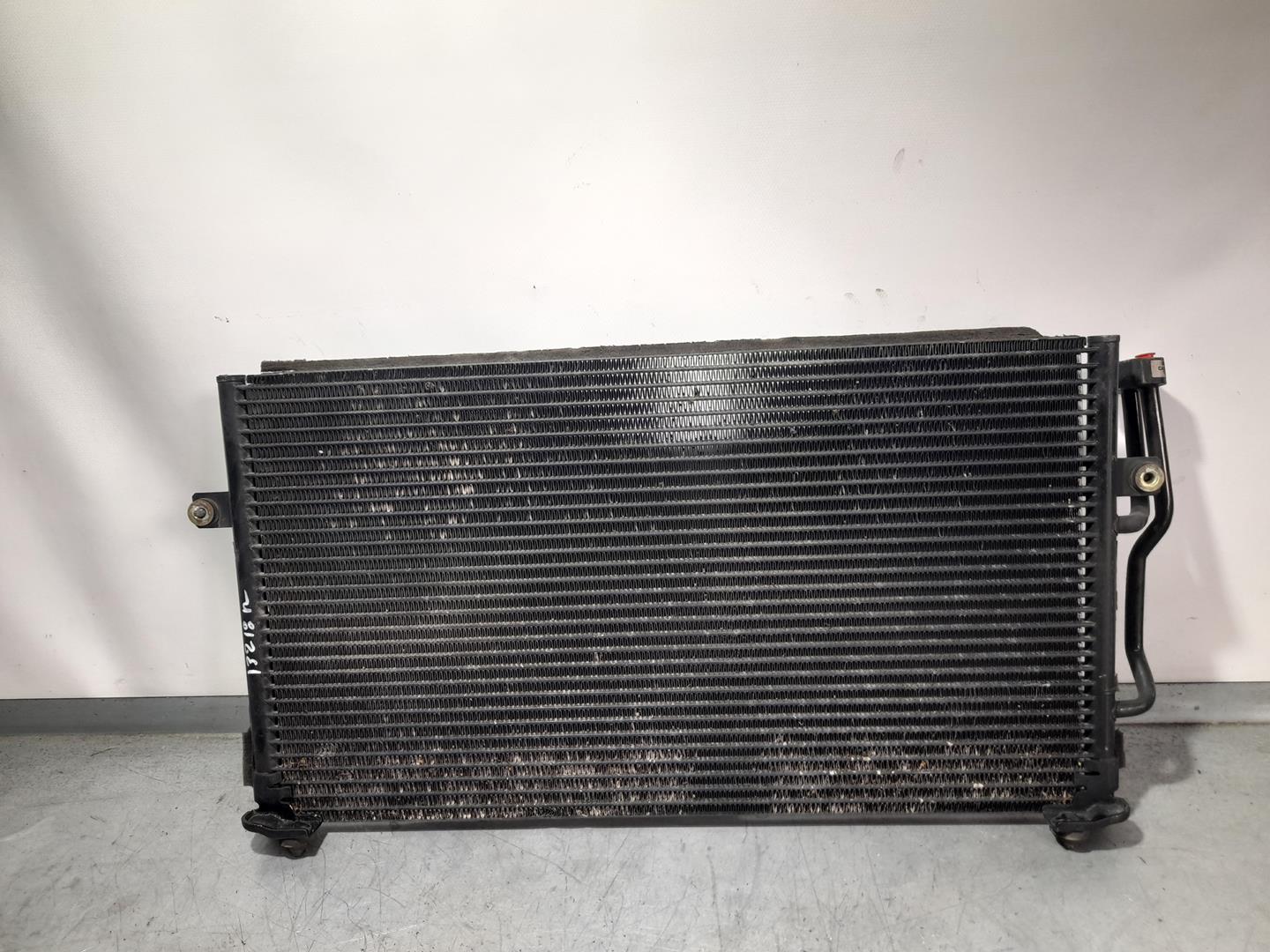 VOLVO S40 1 generation (1996-2004) Radiateur de climatisation CAB311B080 24037268