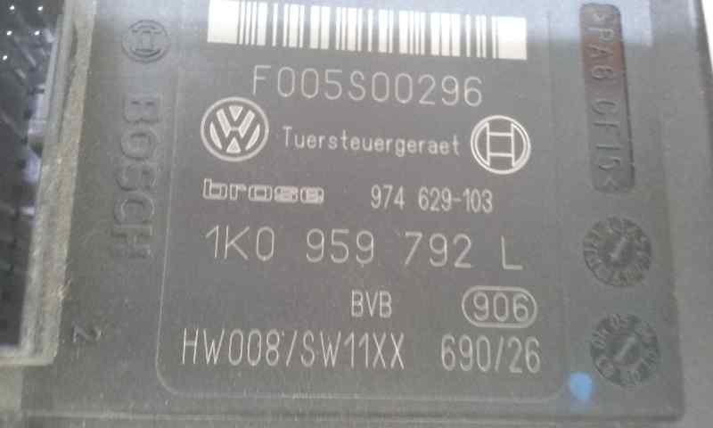 VOLKSWAGEN Jetta 5 generation (2005-2011) Priekšējo labo durvju logu pacelšanas motorīts 1K0959792L, 1K5837402AH 18481479