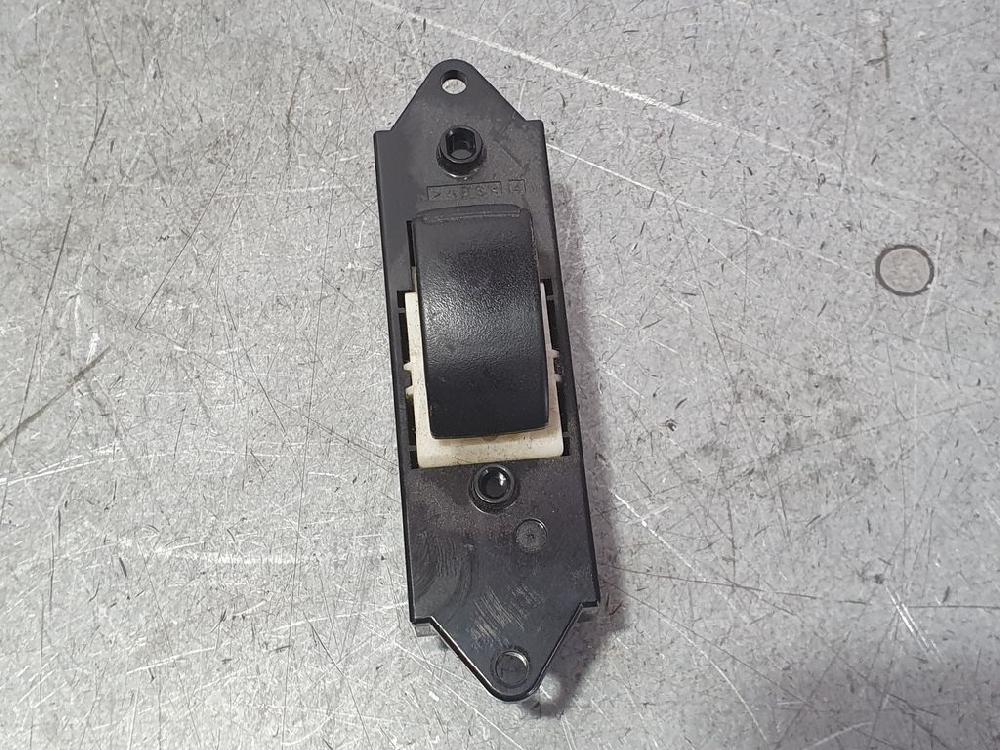 MITSUBISHI ASX 1 generation (2010-2020) Front Right Door Window Switch MR587944 23626217