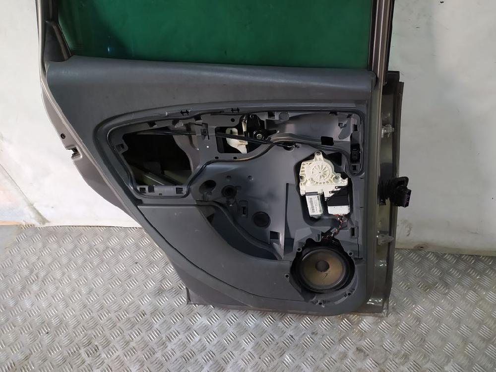 SEAT Toledo 3 generation (2004-2010) Jobb hátsó ajtó ablakemelője 5P0839461A 18706812