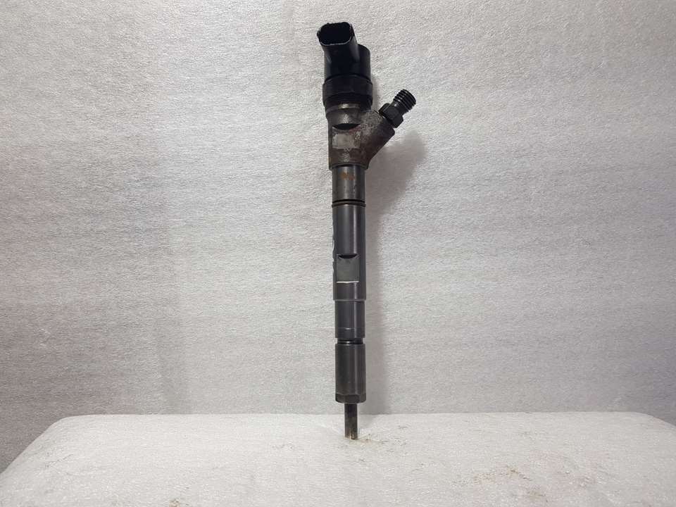 HYUNDAI H-1 Starex (1997-2007) Fuel Injector 338004A120, 0445110186 24102136