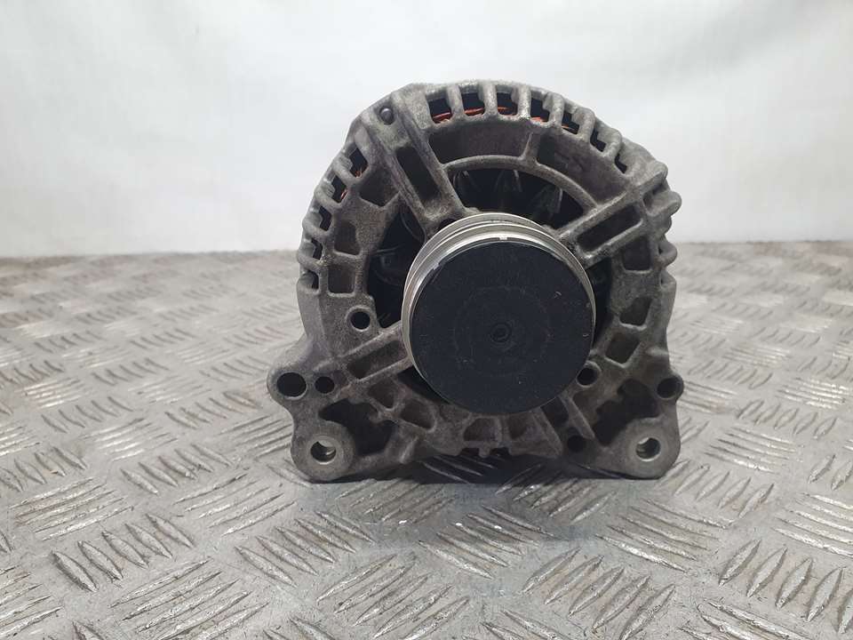 VOLKSWAGEN Passat B5 (1996-2005) Alternator 028903031, 0124515083 23659292