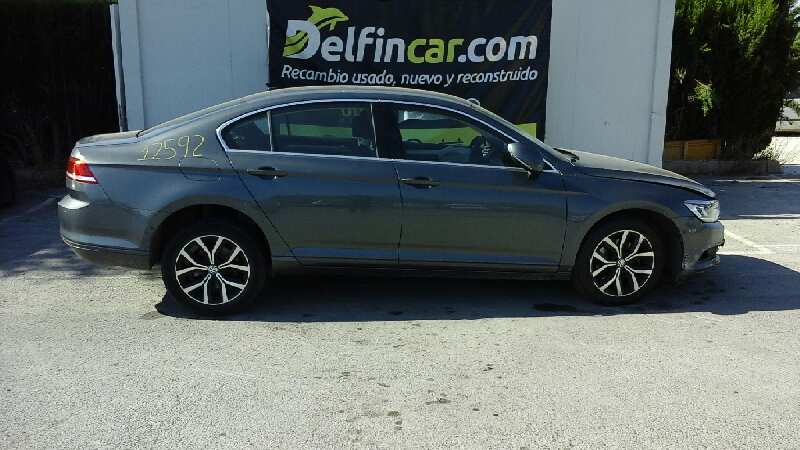 VOLKSWAGEN Passat B8 (2014-2023) Dørlås foran høyre 5E1837016A,7PINS 23748651