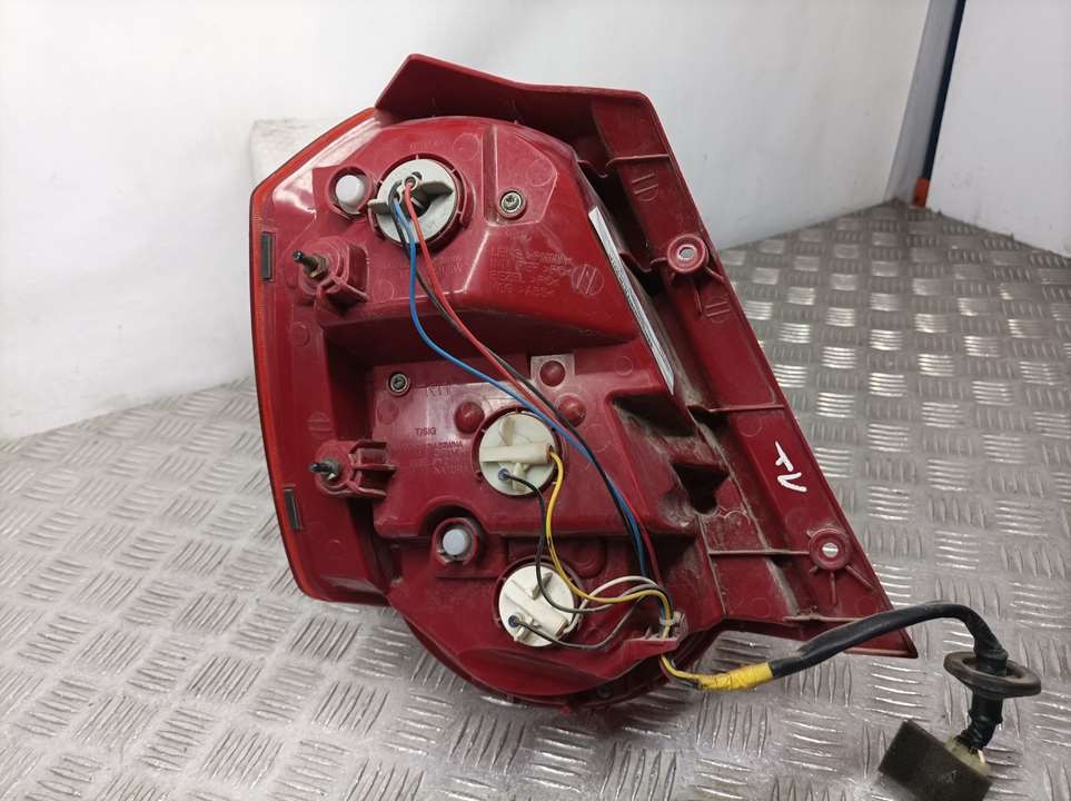Piloto trasero derecho B12D1 95952067 de Chevrolet Aveo / kalos hatchback (t250, t255) 2008-2012 84 CV con 27718 km - pieza usada