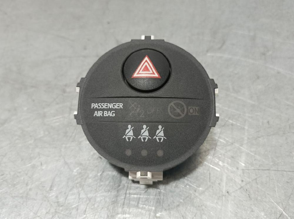 TOYOTA Yaris 3 generation (2010-2019) Кнопка небезпеки 839500D100 18706823