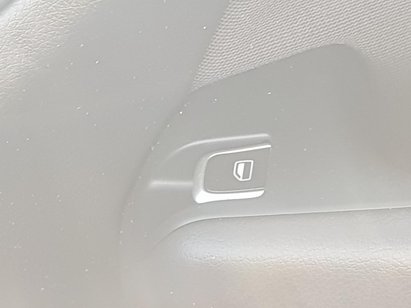 AUDI Q5 8R (2008-2017) Кнопка стеклоподъемника передней правой двери 23655933