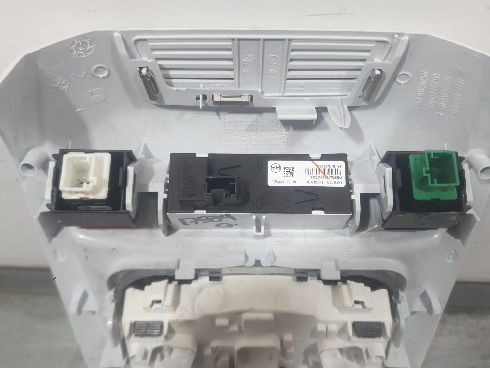 Lumière habitacle YH01 9814583977 de Peugeot 3008 suv (mc_, mr_, mj_, m4_) 2016-0 131 CV - pieza usada