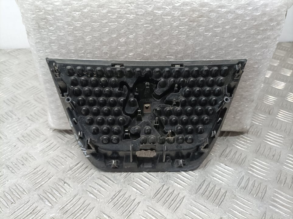 Kühlergrill 9H05 9685973077 de Peugeot 3008 monospace (0u_) 2009-2016 112 CV - pieza usada