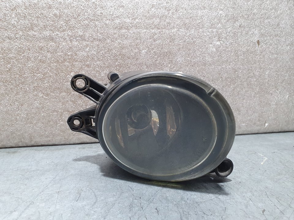 DODGE A4 B6/8E (2000-2005) Front Right Fog Light 8E0941700B,0305063004 18729927