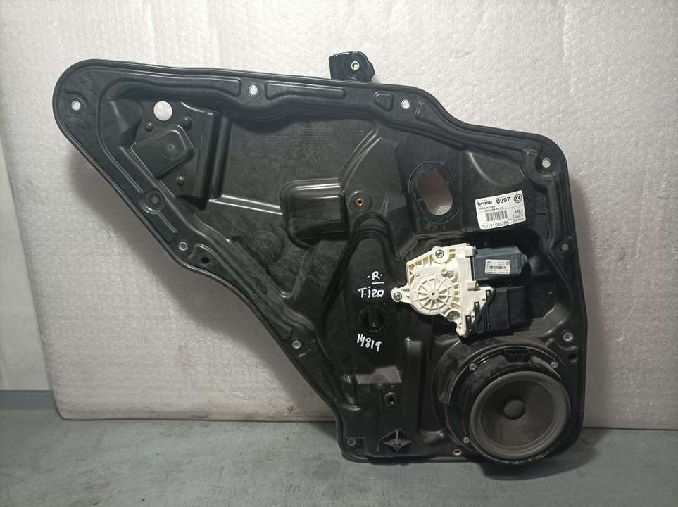 VOLKSWAGEN Tiguan 1 generation (2007-2017) Galinių kairių durų stiklo pakelėjas 5N0839729R, 1303106973 22979773