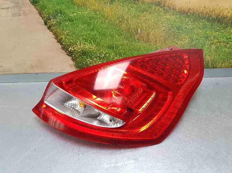 FORD Fiesta 5 generation (2001-2010) Rear Right Taillight Lamp 8A6113404AE 18555514