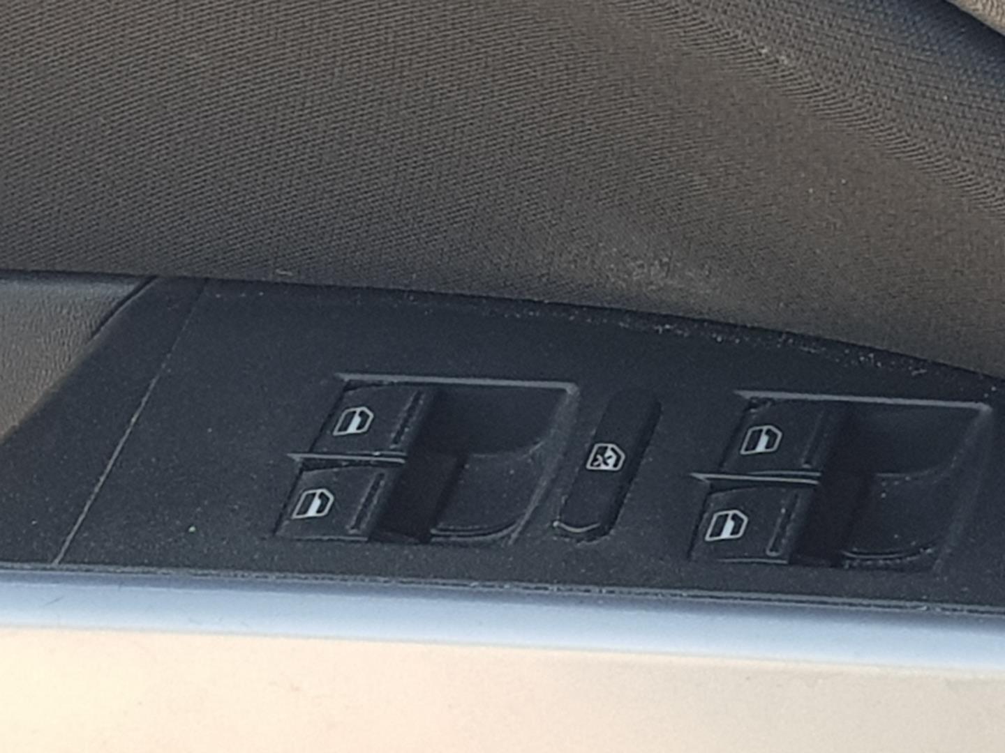 SEAT Leon 2 generation (2005-2012) Priekinių kairių durų langų pakėlimo mygtukai 23626914