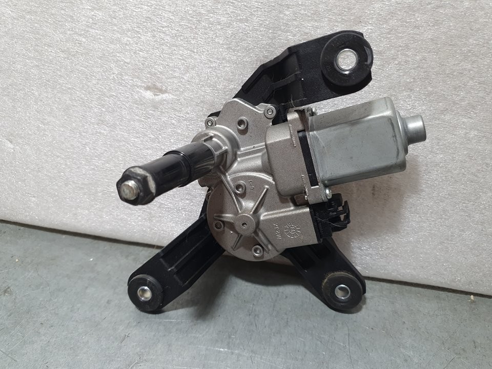 Motor limpia trasero B14XFT 39156859 de Opel Astra k (b16) 2015-0 125 CV con 84250 km