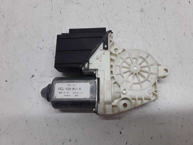 SEAT Cordoba 2 generation (1999-2009) Front Right Door Window Control Motor 6Q2959801A 18405845