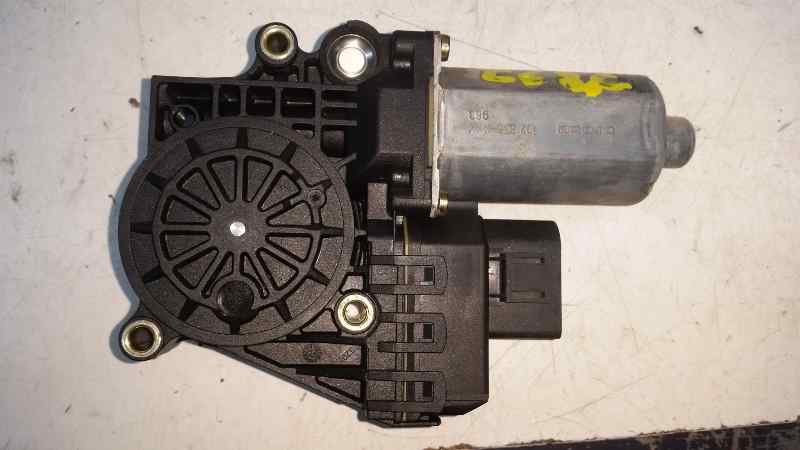 NISSAN A3 8L (1996-2003) Rear Left Door Window Control Motor 8PINS 18558501