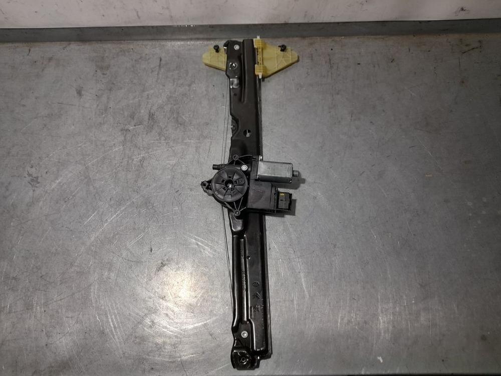 PEUGEOT Expert 3 generation (2017-2023) Front Right Door Window Regulator 9829889680 24060998