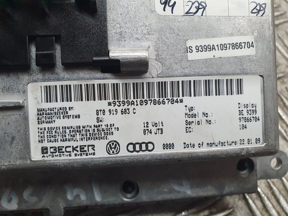 AUDI A4 B8/8K (2011-2016) Musikafspiller med GPS 8T0919603C 23647563