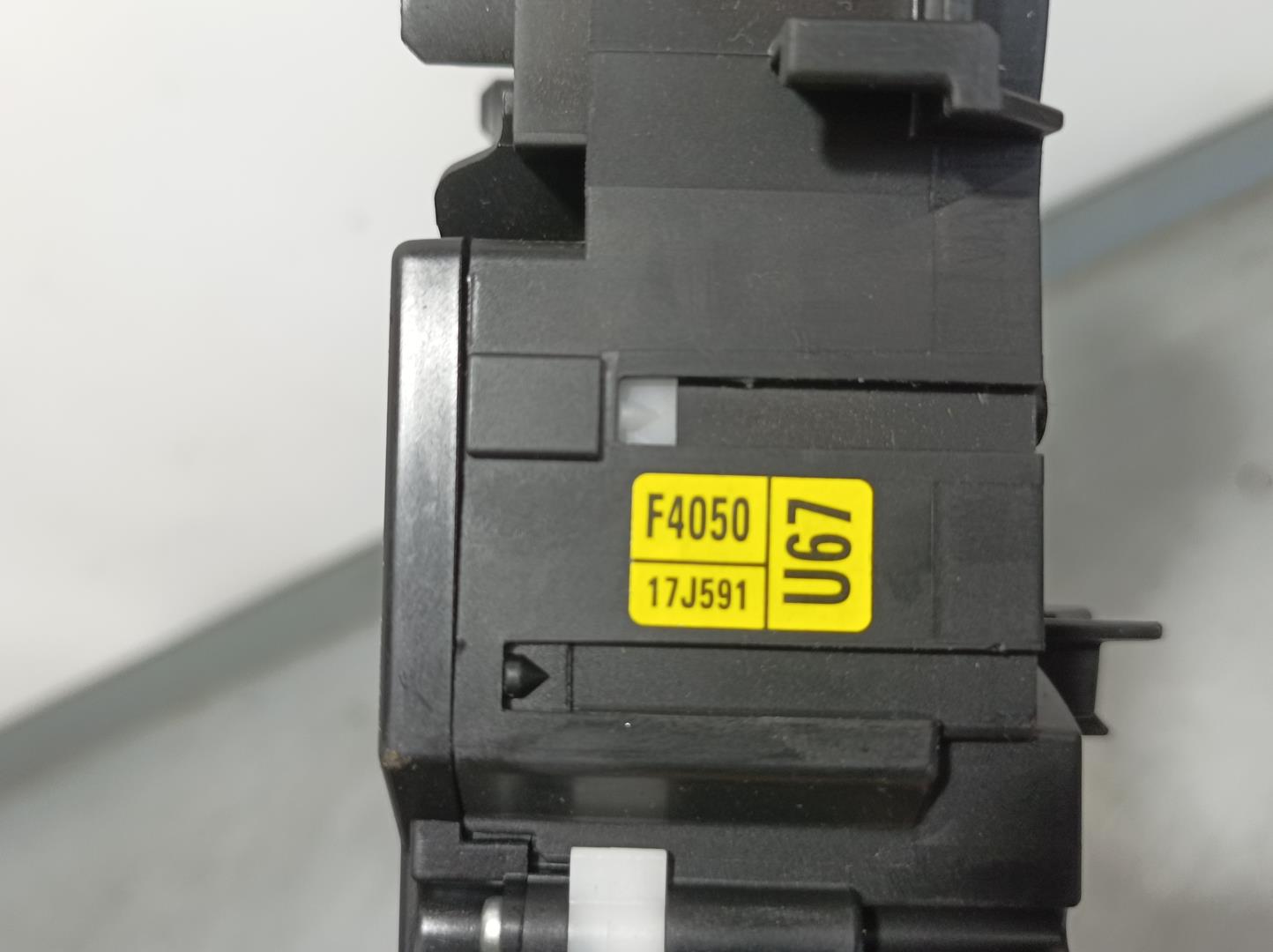 TOYOTA C-HR 1 generation (2016-2023) Headlight Switch Control Unit F4050, 17J591 18713696