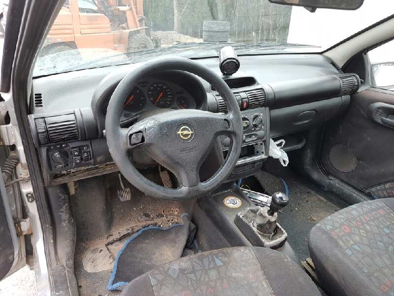 OPEL Tigra 1 generation (1994-2000) Левая противотуманка переднего бампера 67807211, 90481363, VALEO 18669717