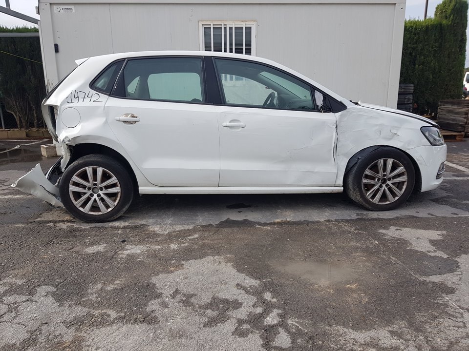 VOLKSWAGEN Polo 5 generation (2009-2017) Galinių dešinių durų stiklo pakelėjas ELECTRICO 23639918