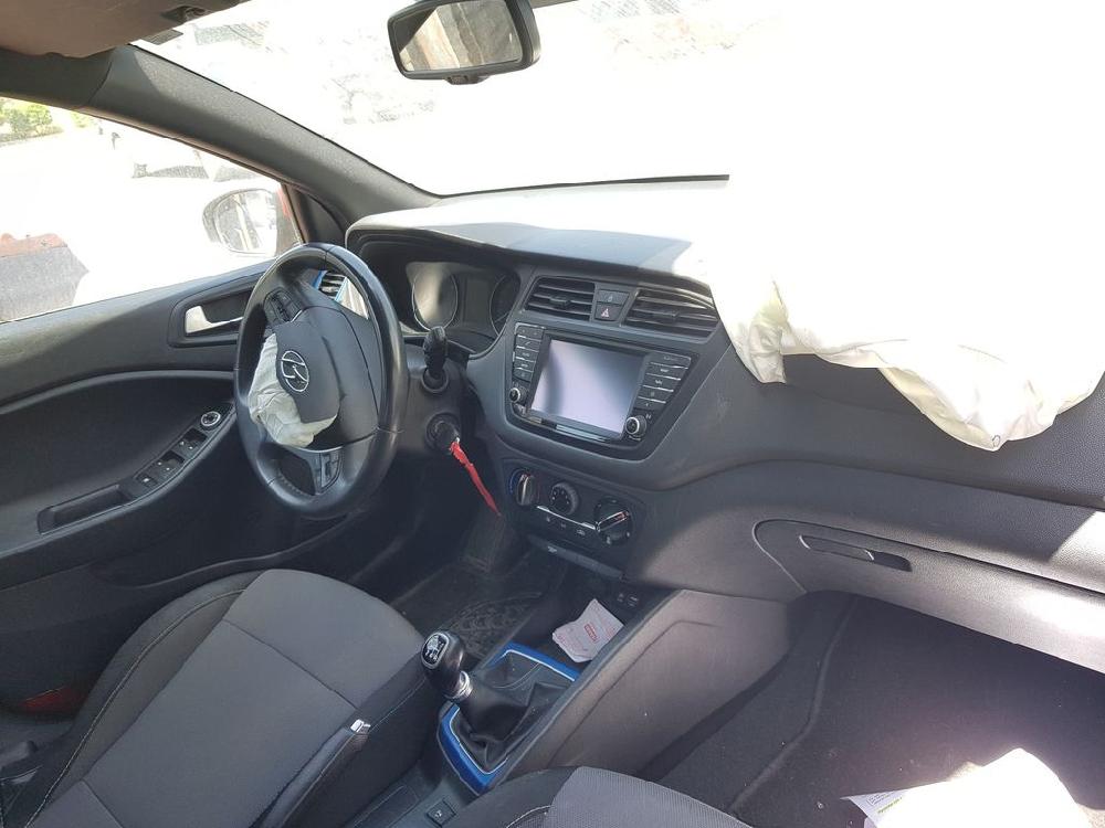 HYUNDAI i20 IB (2 generation) (2014-2020) Comutator geam ușă stânga față 24049676