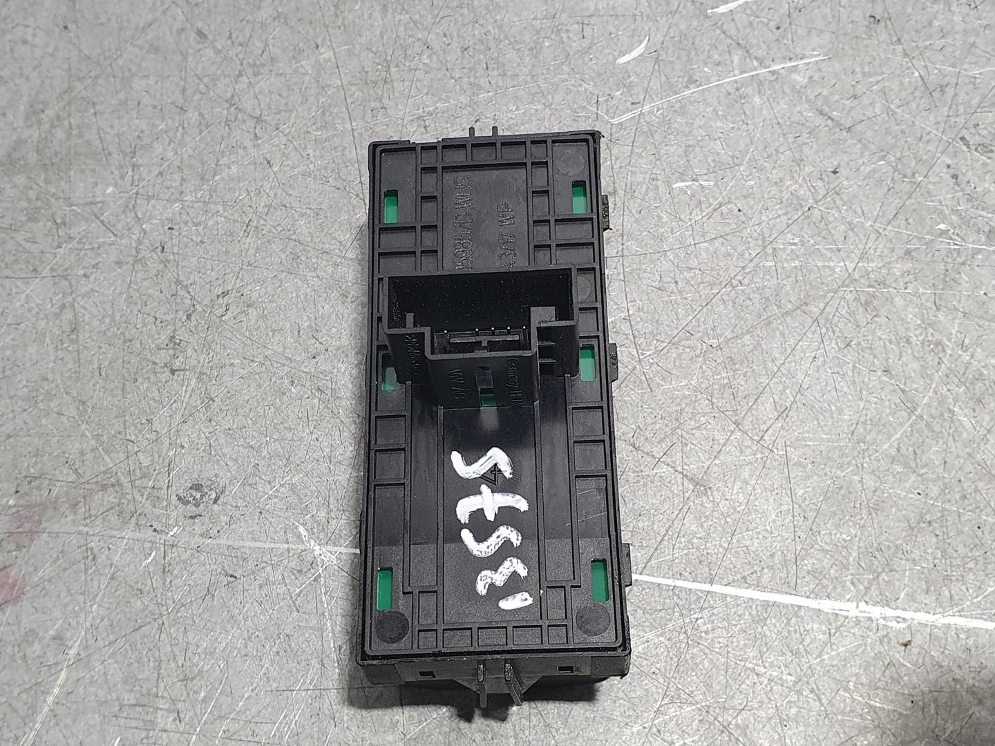 SKODA Superb 3 generation (2015-2023) Кнопка стеклоподъемника передней левой двери 5G0959857D 24048940