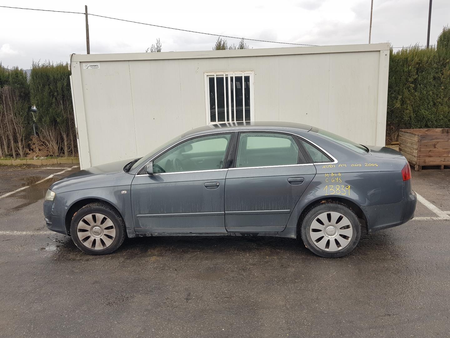 AUDI A4 B7/8E (2004-2008) Защита от солнца левая TOCADO 23618959