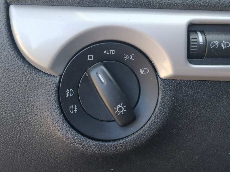 SKODA Yeti 1 generation (2009-2018) Headlight Switch Control Unit 23654552