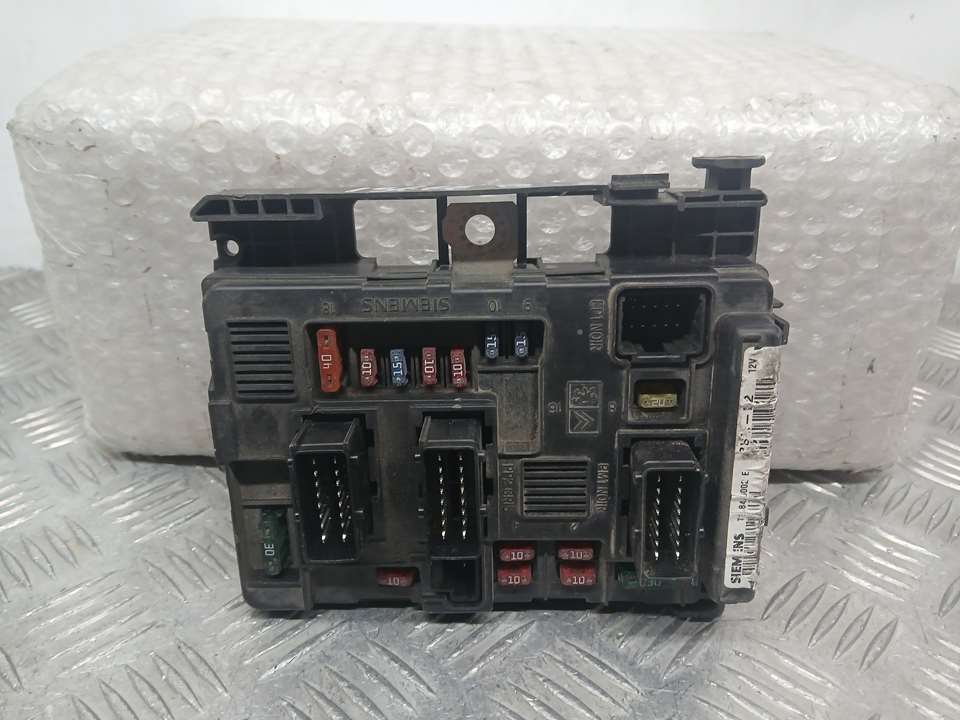 RENAULT Clio 1 generation (1990-1998) Fuse Box 9643498980 27186765