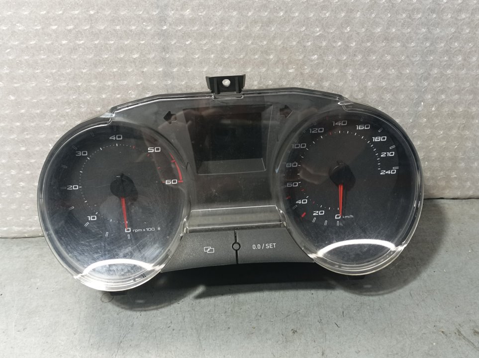 SEAT Ibiza 4 generation (2008-2017) Speedometer 6J0920800L, A2C53311201, VDO 20472984