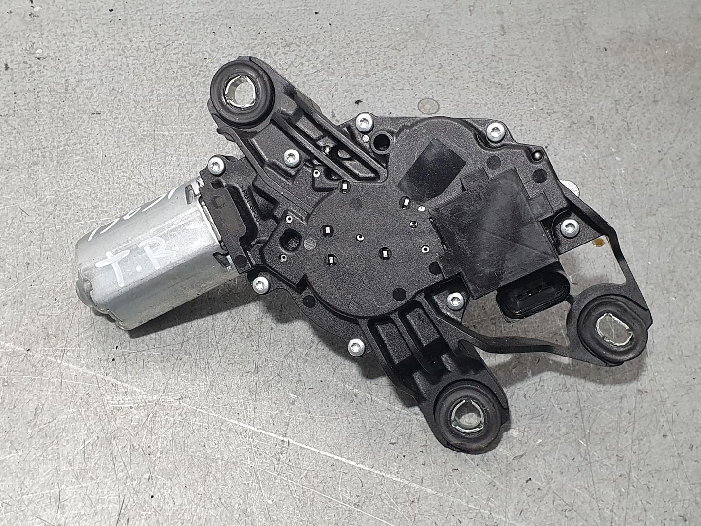 VOLKSWAGEN Golf 6 generation (2008-2015) Baklucka Fönstertorkare Motor 5K6955711A, 0390201826 18707310