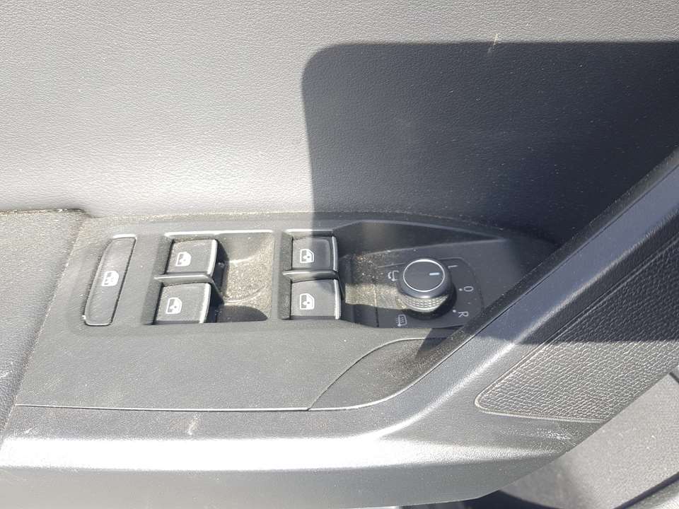 SEAT Alhambra 2 generation (2010-2021) Priekšējo kreiso durvju logu pacēlāja slēdži C/MANDORETROVISOR 23826871