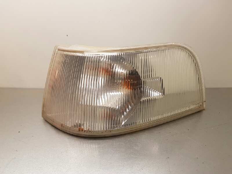 VOLVO Front left turn light 18428322