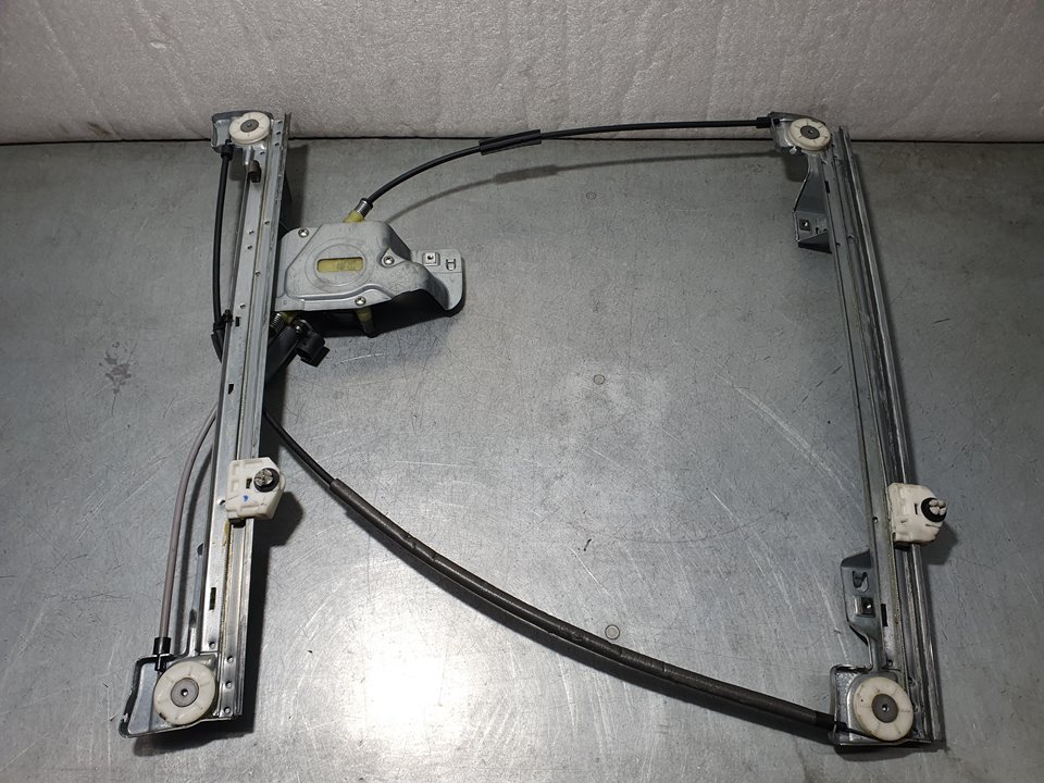 RENAULT Vindusregulator foran venstre dør SINREF 24085239