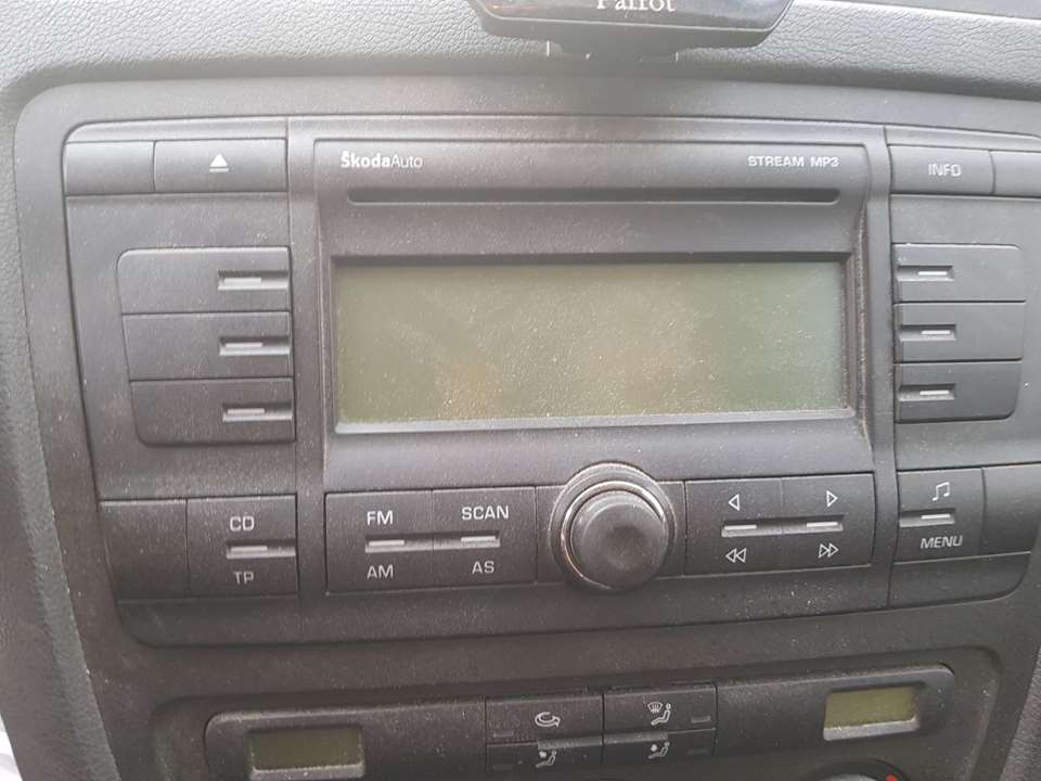 SKODA Octavia 2 generation (2004-2013) Musiikkisoitin ilman GPS:ää 1Z0035191A 26547071