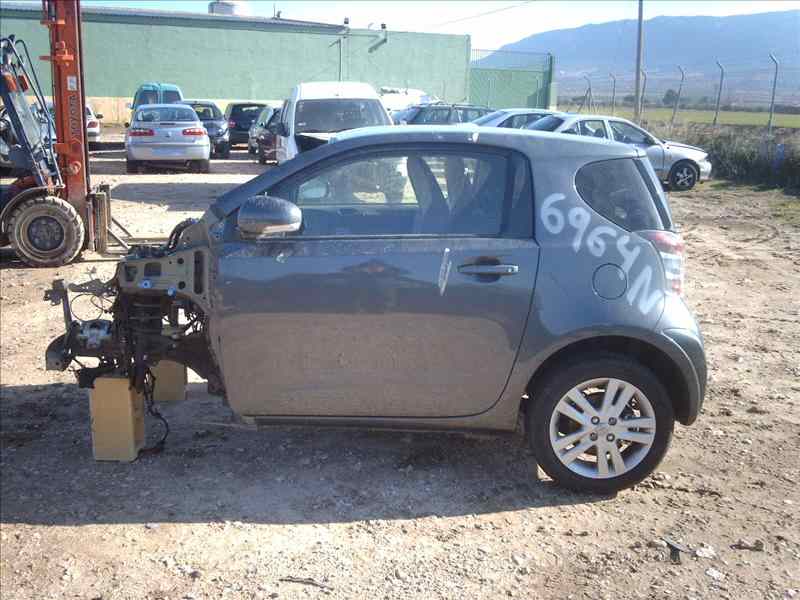 TOYOTA iQ 1 generation (2008-2020) Jobb első ködlámpa 812100D042 18443082