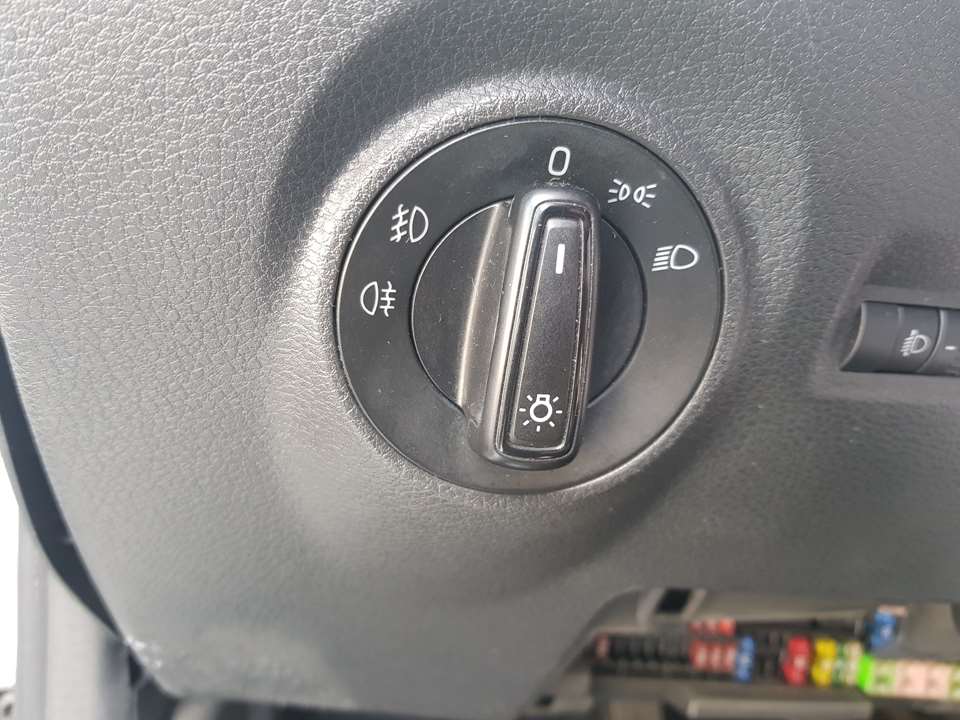 SKODA Yeti 1 generation (2009-2018) Headlight Switch Control Unit 23171734